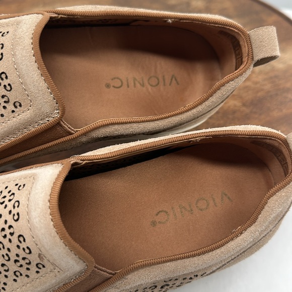 Vionic Shoes Wm 8.5M Kimmie Perforated Wheat Slip On Sneaker Casual Comfort - Picture 12 of 12